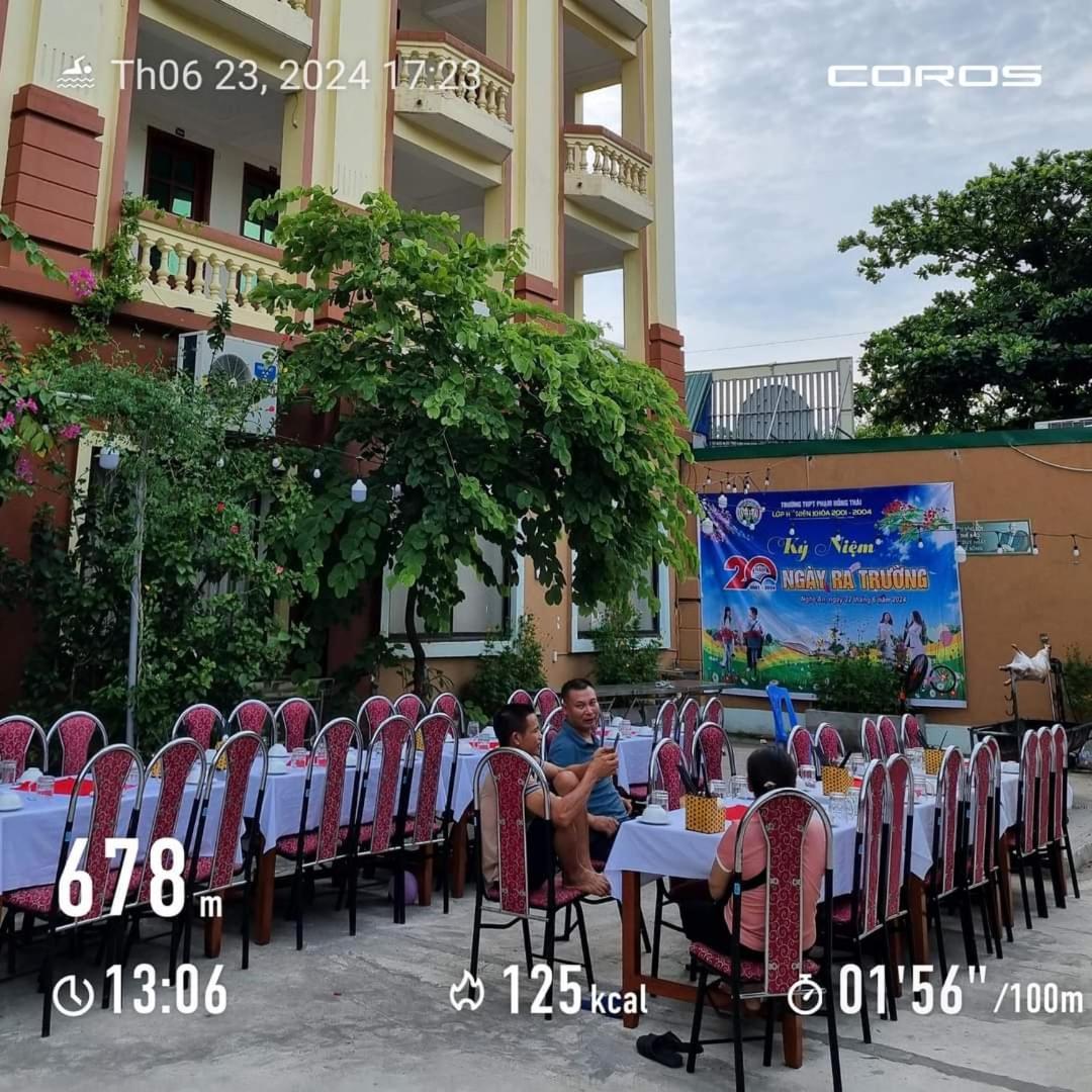 Hotel Khach San Vien Dong Cửa Lò Esterno foto