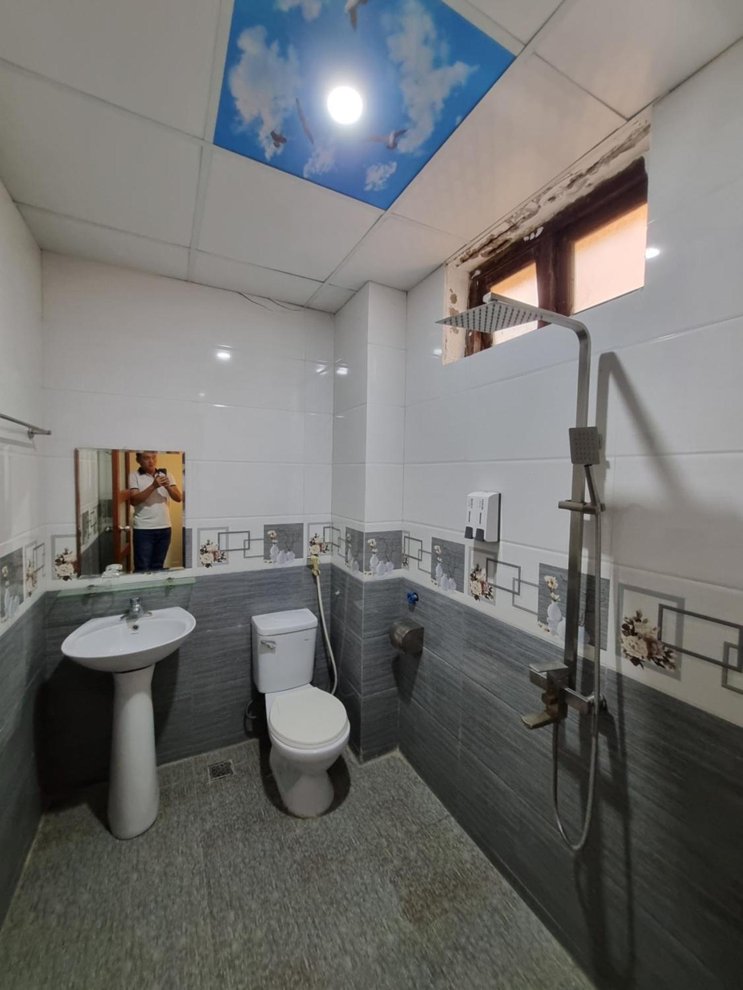 Hotel Khach San Vien Dong Cửa Lò Esterno foto