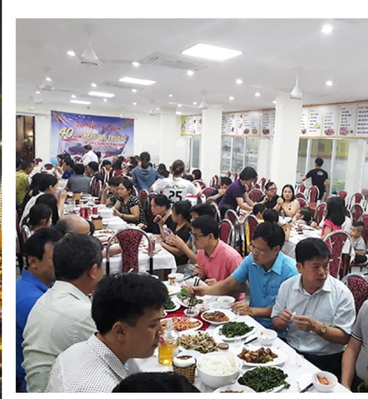 Hotel Khach San Vien Dong Cửa Lò Esterno foto