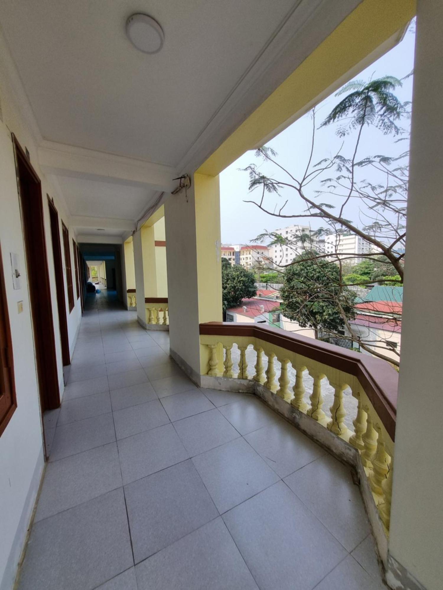 Hotel Khach San Vien Dong Cửa Lò Esterno foto